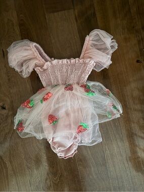 Baby Girls Strawberry Tulle Ruffle Romper no brand 12-18 months
